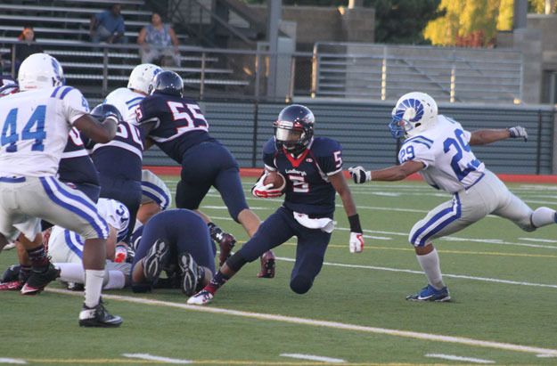 Lindbergh's D'Angelo Faust makes a cut during the Eagles' Sept. 5 game against Ingraham.