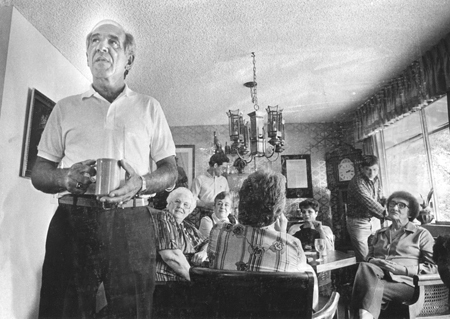 John Bagnariol of Renton is welcomed home by friends and family in May 1984 after serving two years in a federal prison in Calfornia. Bagnariol died Sunday of pneumonia.