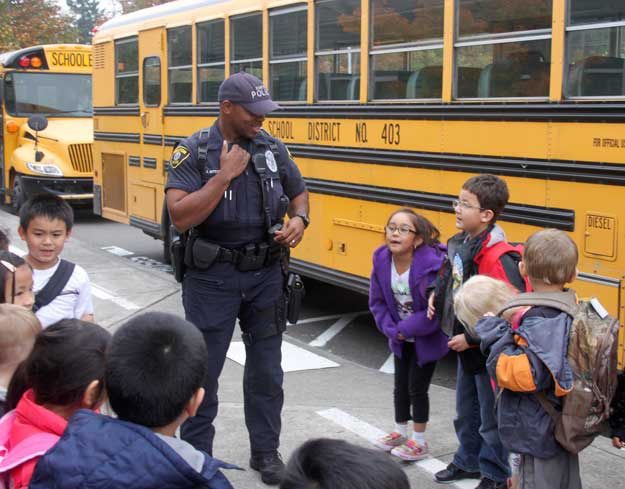 Renton Police Officer James Mitchell visits Benson Hill Elementary School this past week.