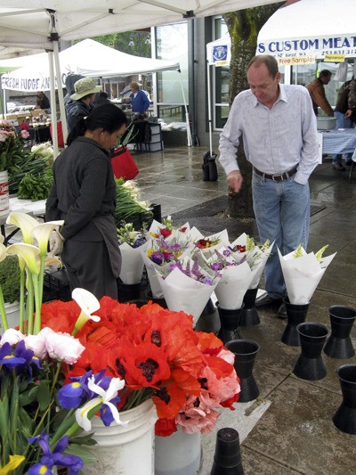 Paochia Hang of Fresh Flowers in Kent helps Darrell Munn