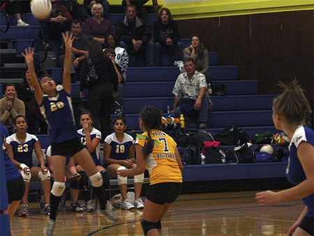 Volleyball: Lindbergh tops Hazen; Renton falls to tough Rams; Liberty moves past Juanita