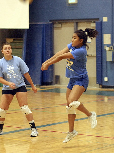 Hazen’s Annie Pham passes a ball in practice.