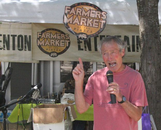 Ciscoe Morris speaks Tuesday at the Renton Farmers Market.