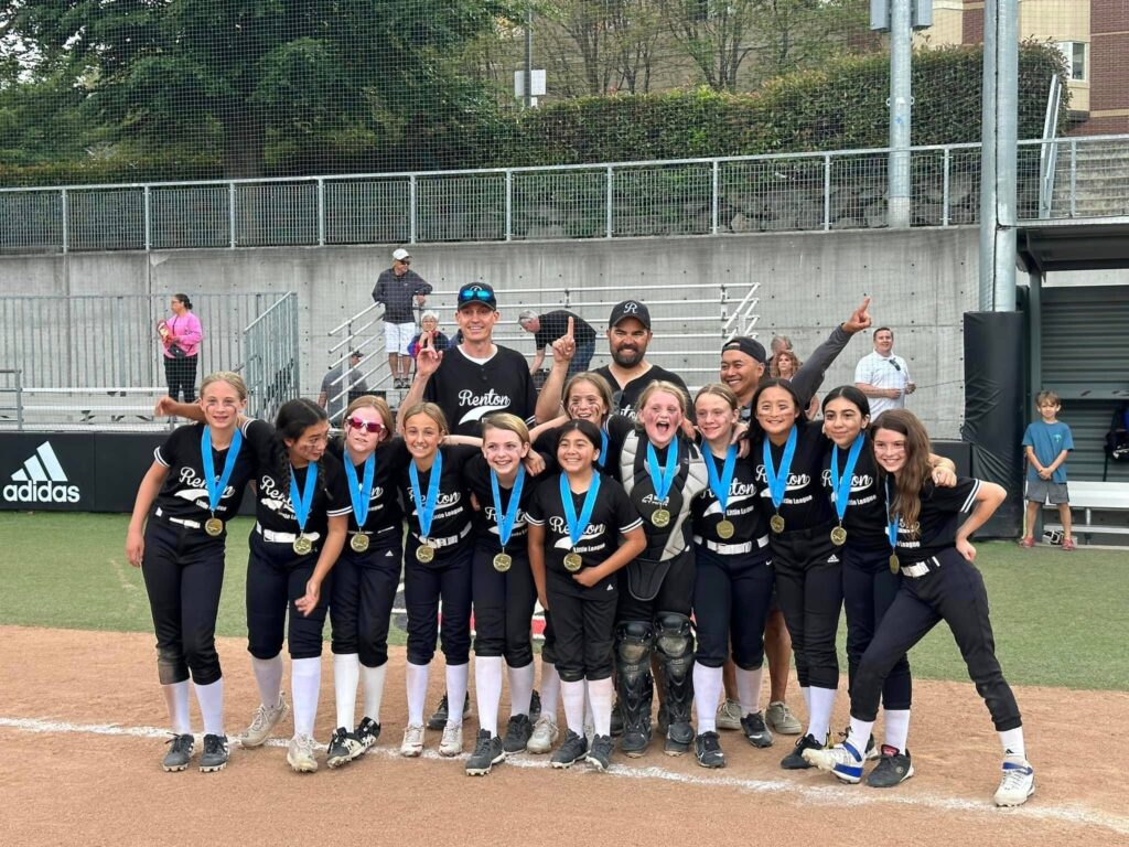 Renton 12U girls softball team goes 180, takes home District 7 title