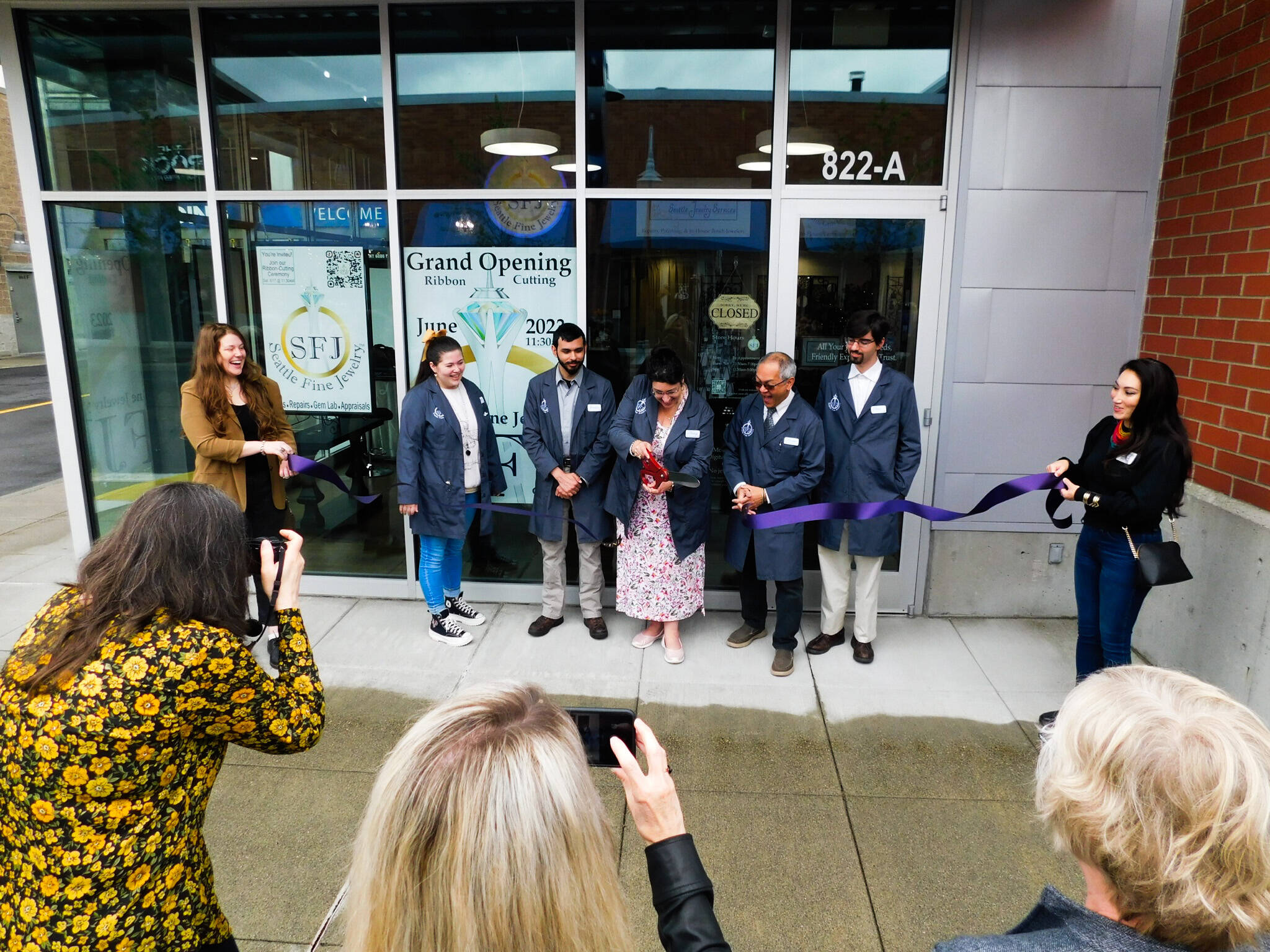 Seattle Fine Jewelry had its ribbon cutting ceremony June 17. Photo by Kevin Pieczynski-Jones.