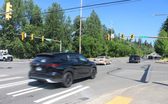Cars drive northbound through the intersection of Southeast 192nd Street and 140th Avenue Southeast in Fairwood. An 18-year-old was driving over 100 mph southbound through this intersection on March 19 when his car hit a minivan, resulting in the deaths of one woman and three minors. Photo by Bailey Jo Josie/Sound Publishing.