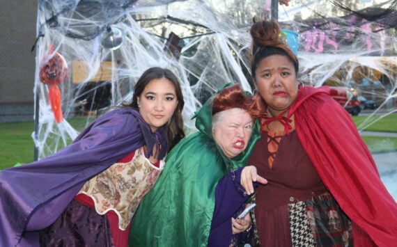 The Sanderson Sisters make their way to Renton. Photo by Bailey Jo Josie/Sound Publishing.