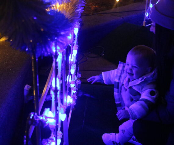 Small children went gaga for the Clam Lights in Renton. Photo by Bailey Jo Josie/Sound Publishing.